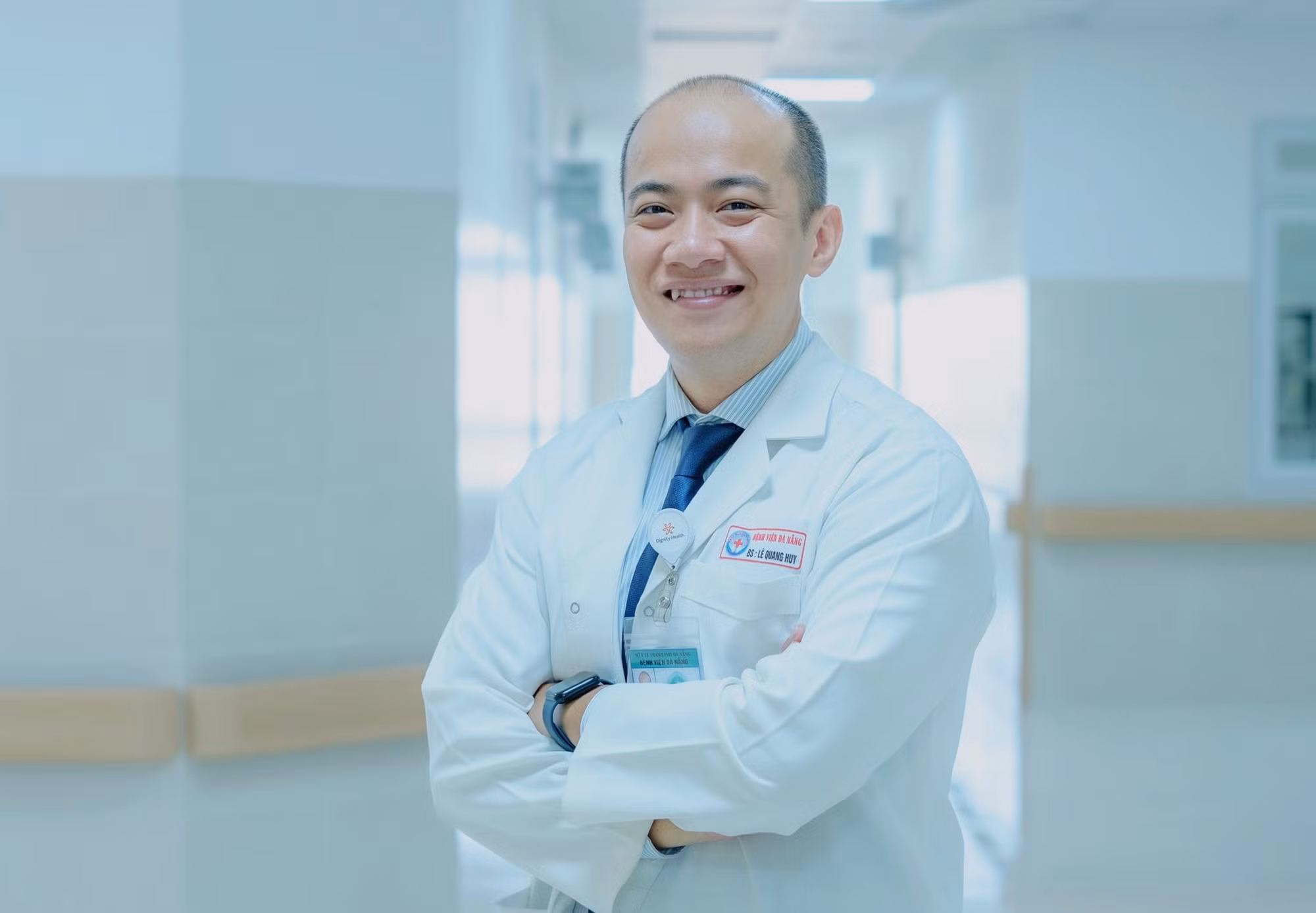 BSCKI Lê Quang Huy (Khoa Ngoại Thần kinh, Bệnh viện Đà Nẵng) - người đã trực tiếp cứu sống bệnh nhân.