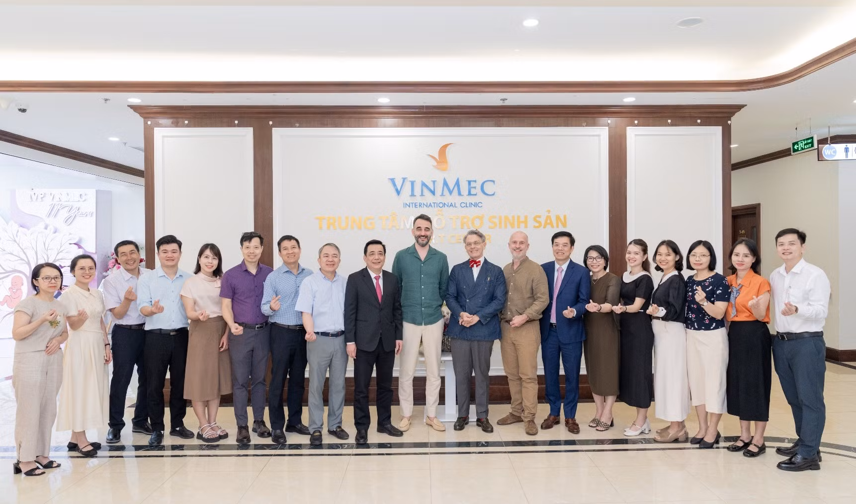 Sự hội ngộ của các chuyên gia quốc tế và đội ngũ bác sĩ Việt Nam trong ngày khai giảng chương trình CME chuyên sâu.