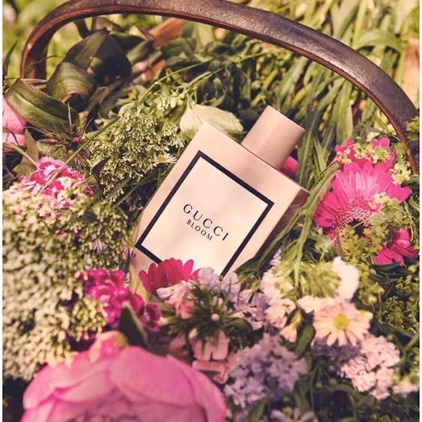Gucci Bloom - Cảm giác như lạc bước vào một khu vườn hoa trắng nở rộ